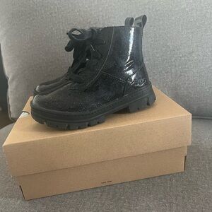 11t Ashton Lace Up Glitter Uggs